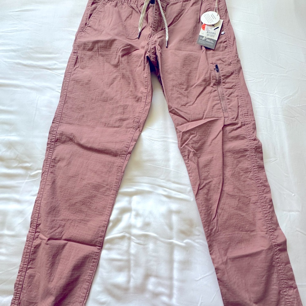 Vuori Womens Rip Stop pants. Size small. New with tags. Light Terracotta color.
